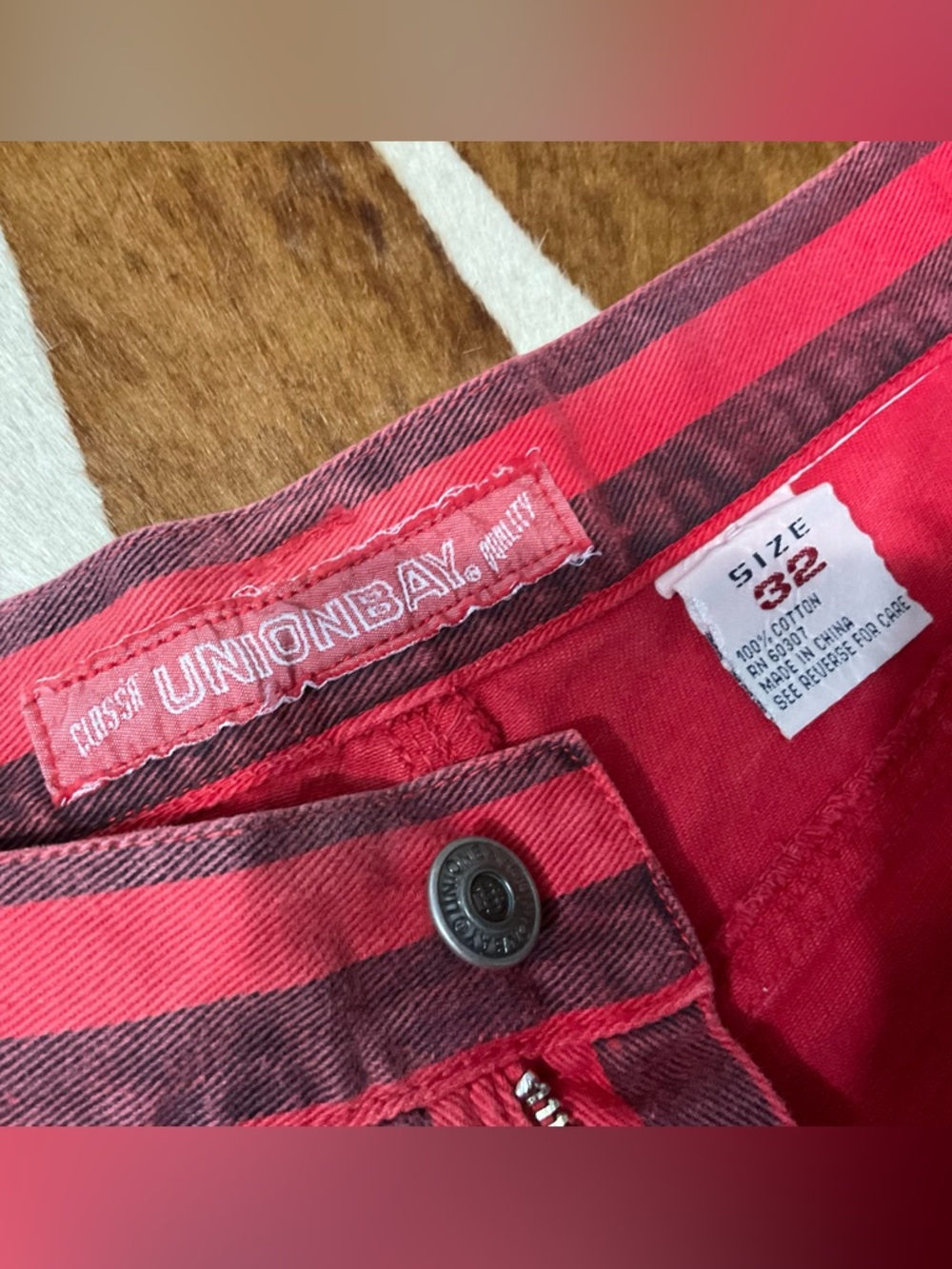 Vintage 90s Unionbay Red Black Striped Denim Shorts Size 32 Jeans Unisex - Picture 3 of 10